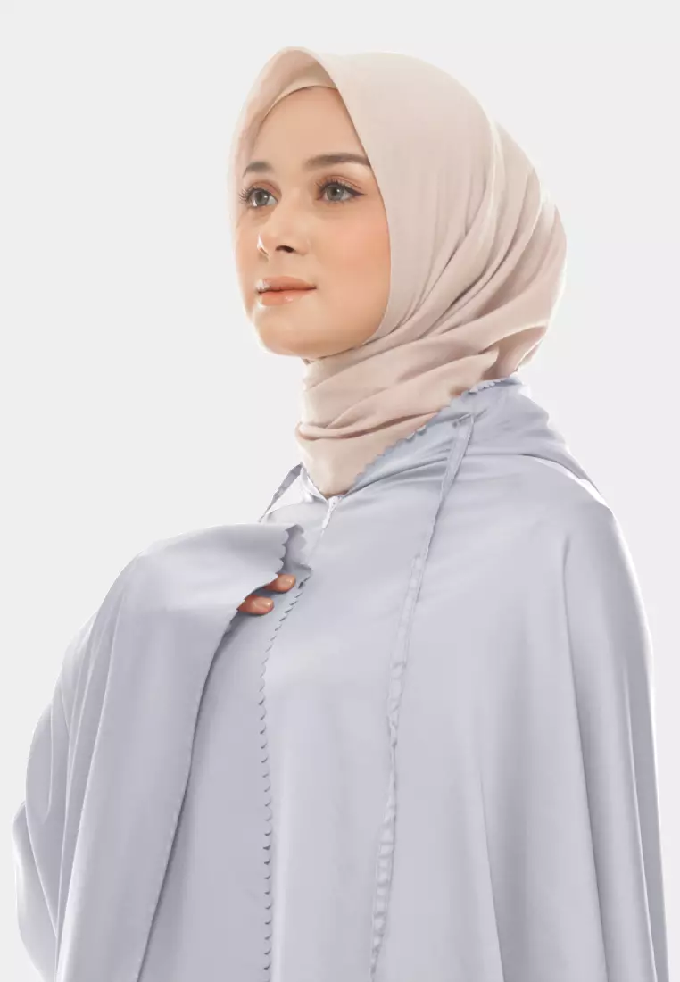 Ayesha Mukena 2in1 Prayer Set Polos Lasercuting Armani Silk Premium By Cotton Bee - Grey Beautiful