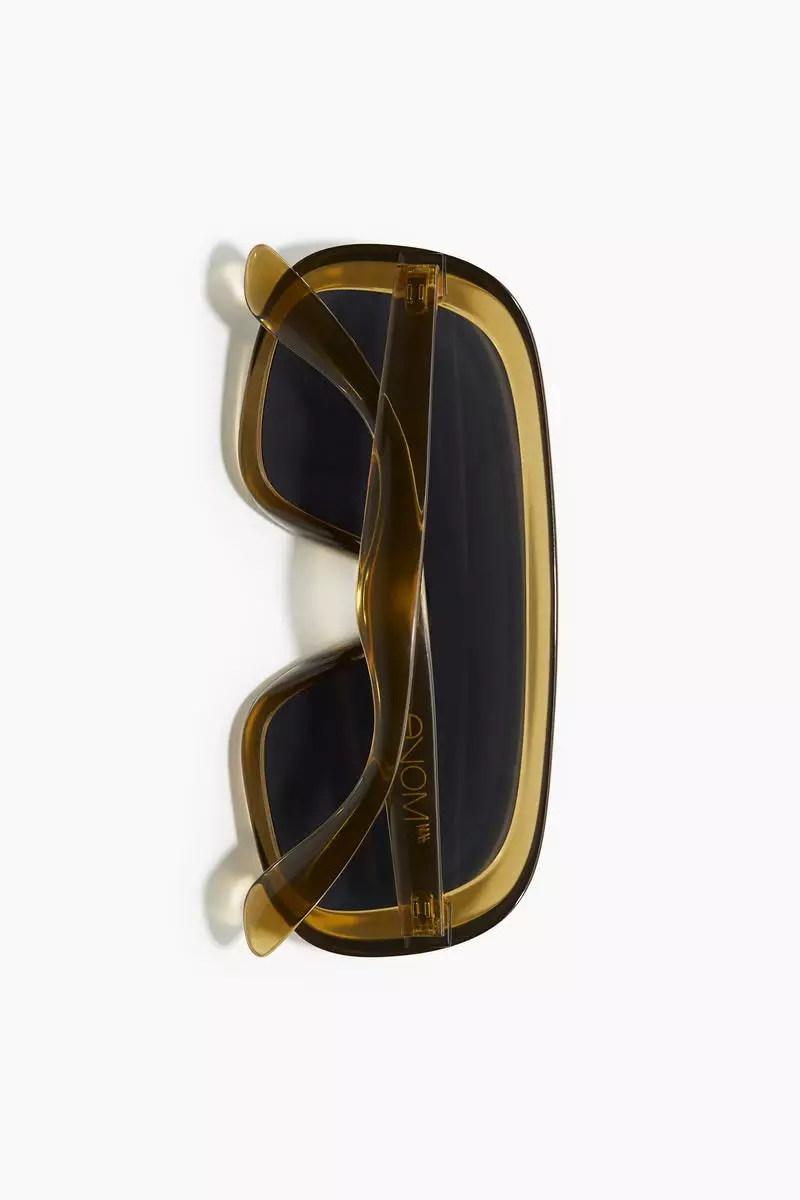 Sports sunglasses
