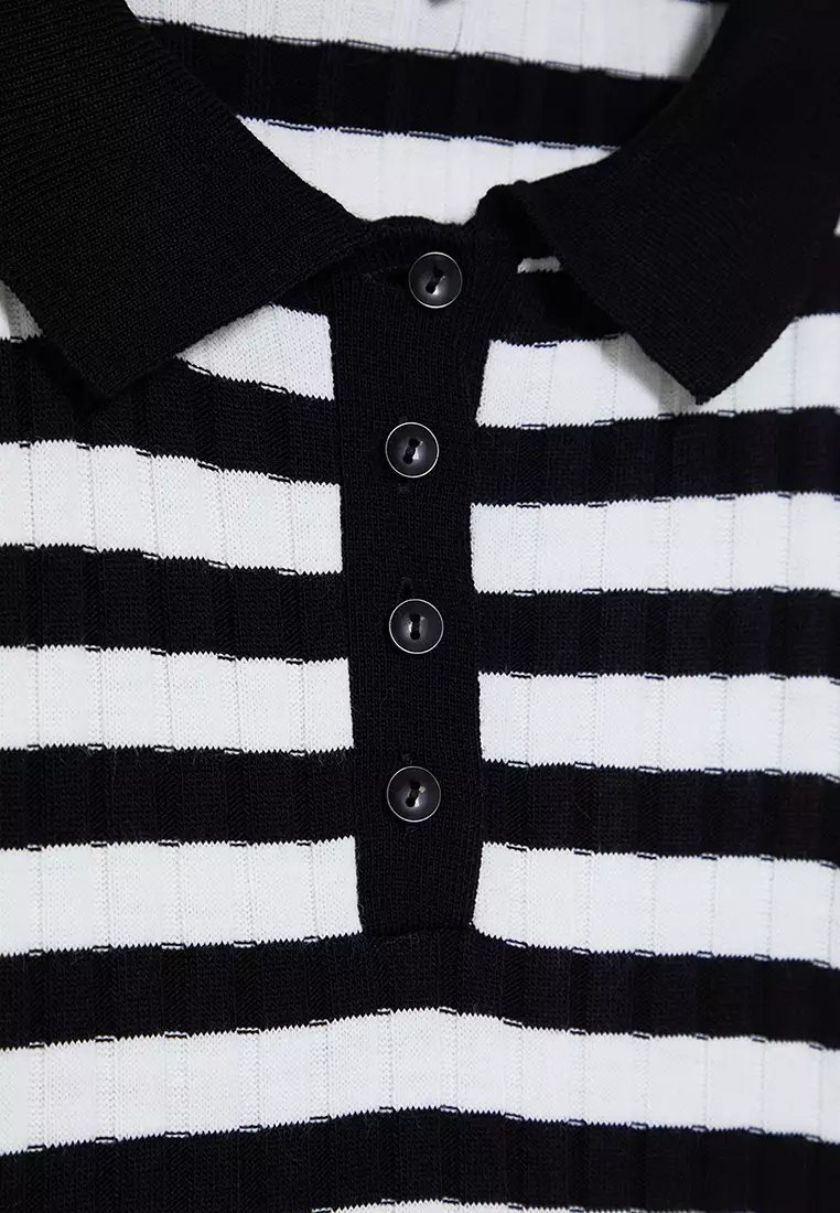 Straight Short Slim Blouse