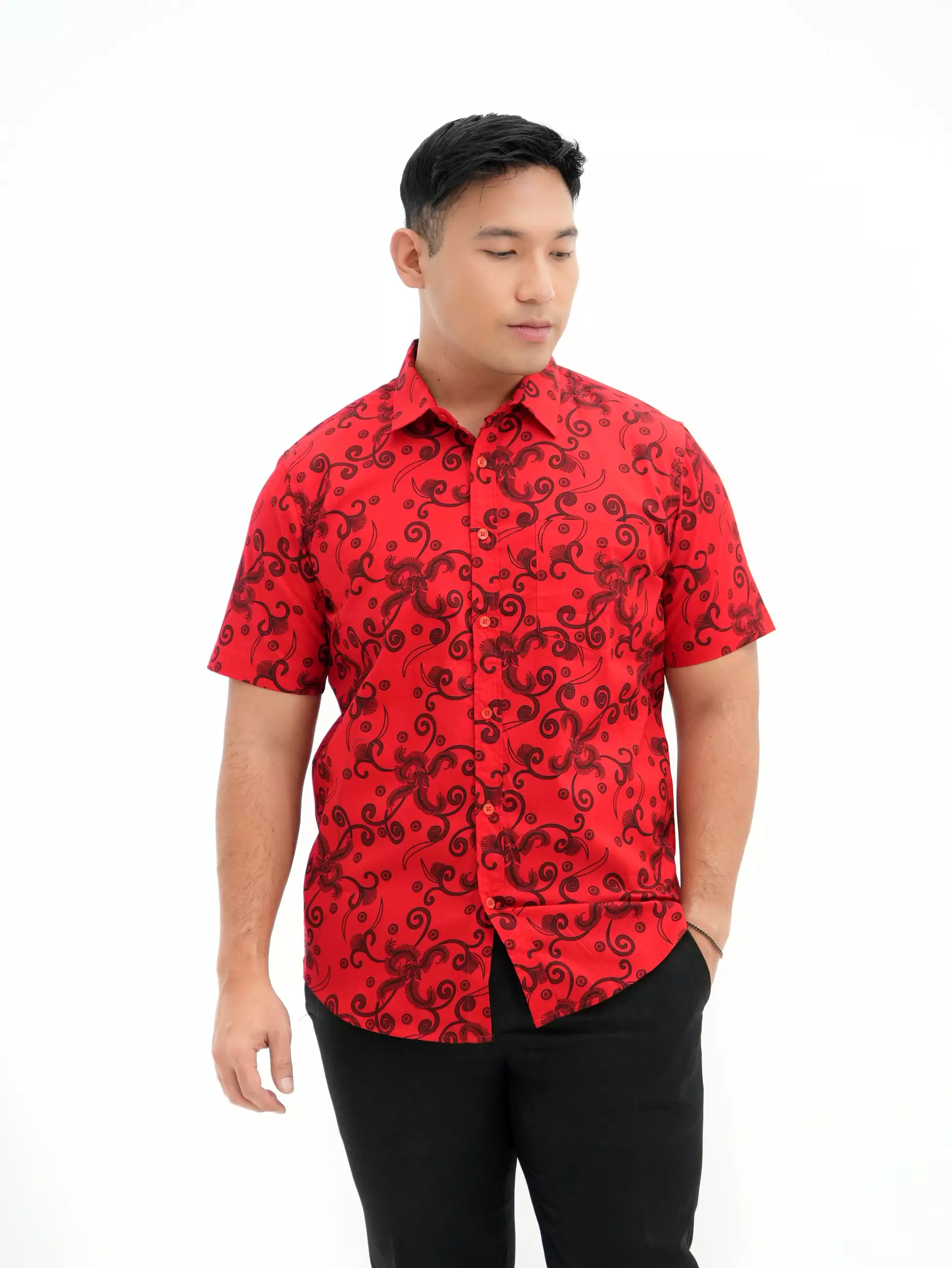 Kemeja Lengan Pendek Merah Motif Semi Batik 16880