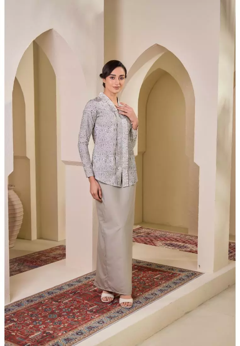 Kebaya Midi Batik Moden