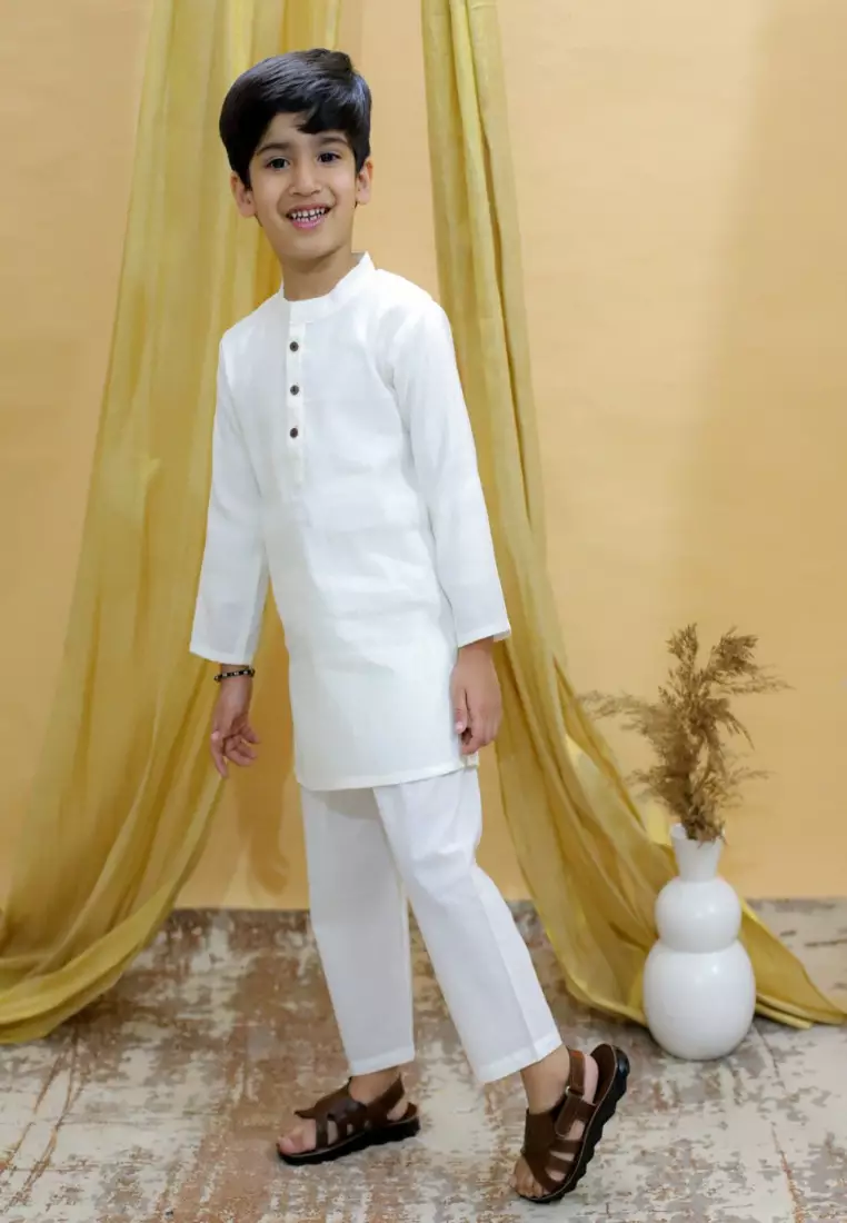 The Mom Store Timeless 男童库尔塔睡衣套装 - 白色