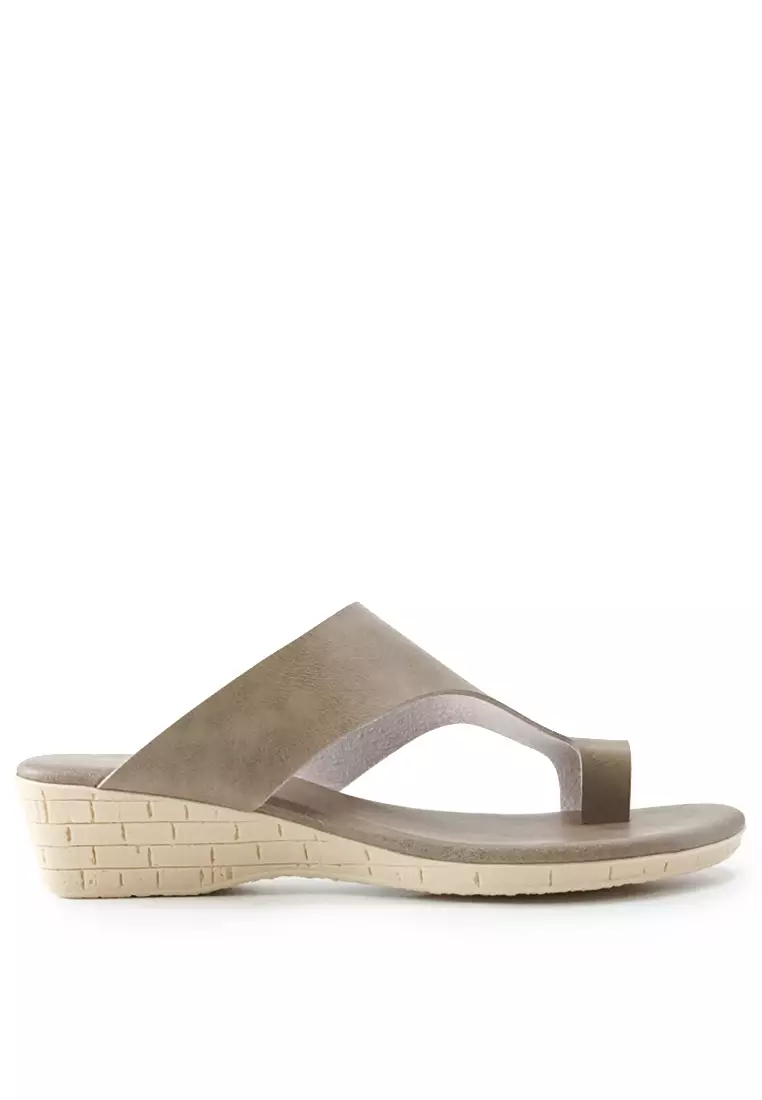 Buy COCORO COCORO No.1744 Thong Wedge Sandal 2024 Online ZALORA