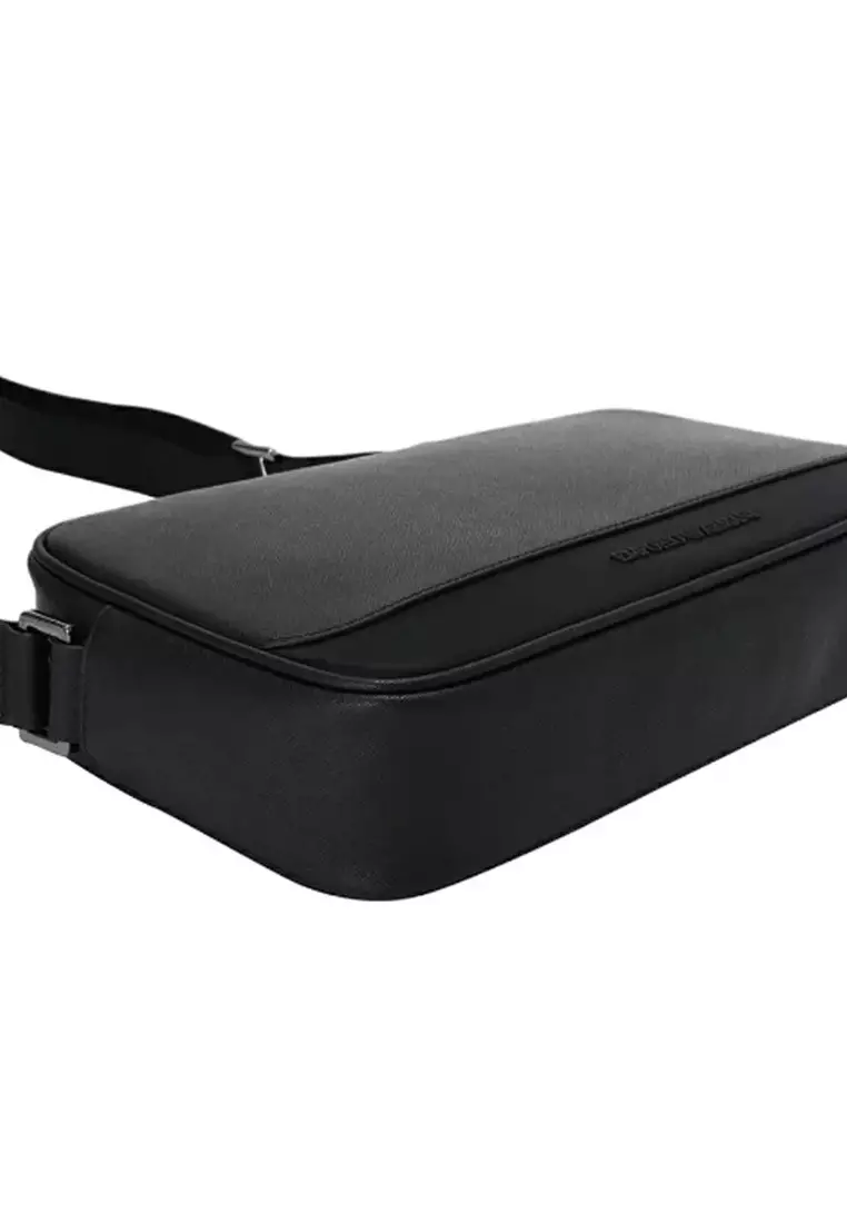 Buy Emporio Armani Men's Crossbody Bag in Black EM001783 AF13670