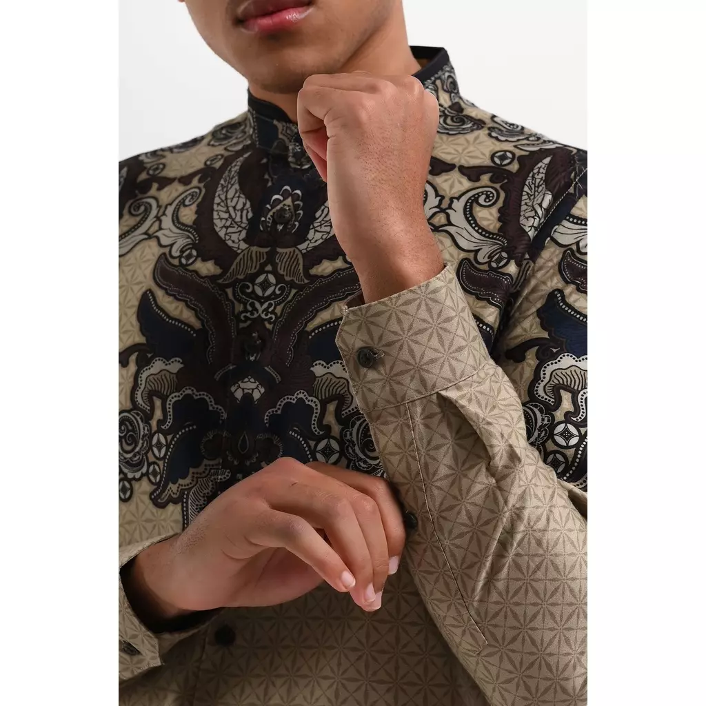 MANZONE Kemeja Batik Shanghai Lengan Panjang  DIRATAMA - KHAKI