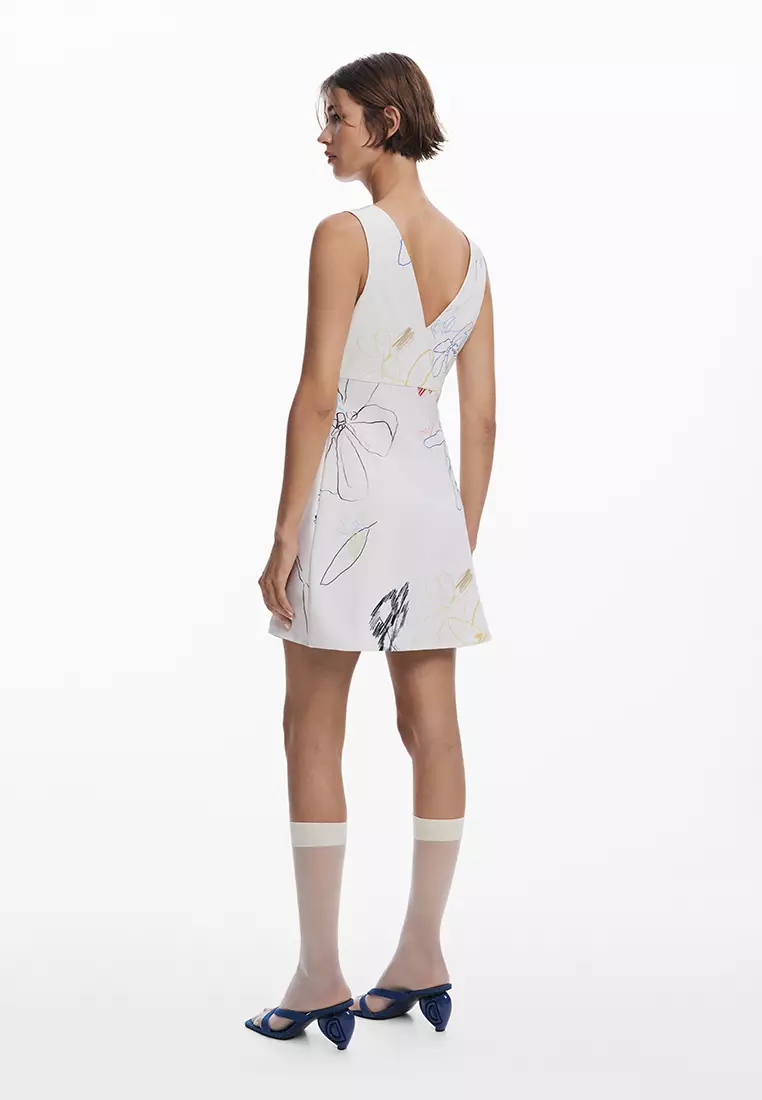 Pinafore dress with strokes