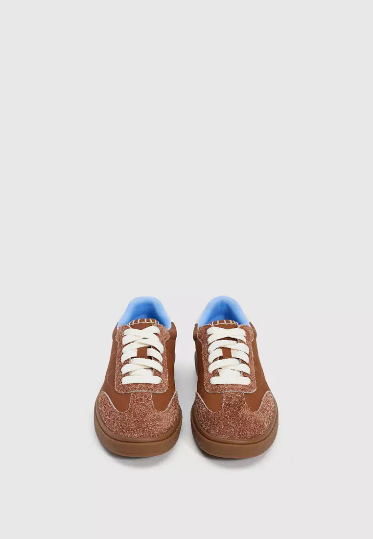 Round Toe Sneakers