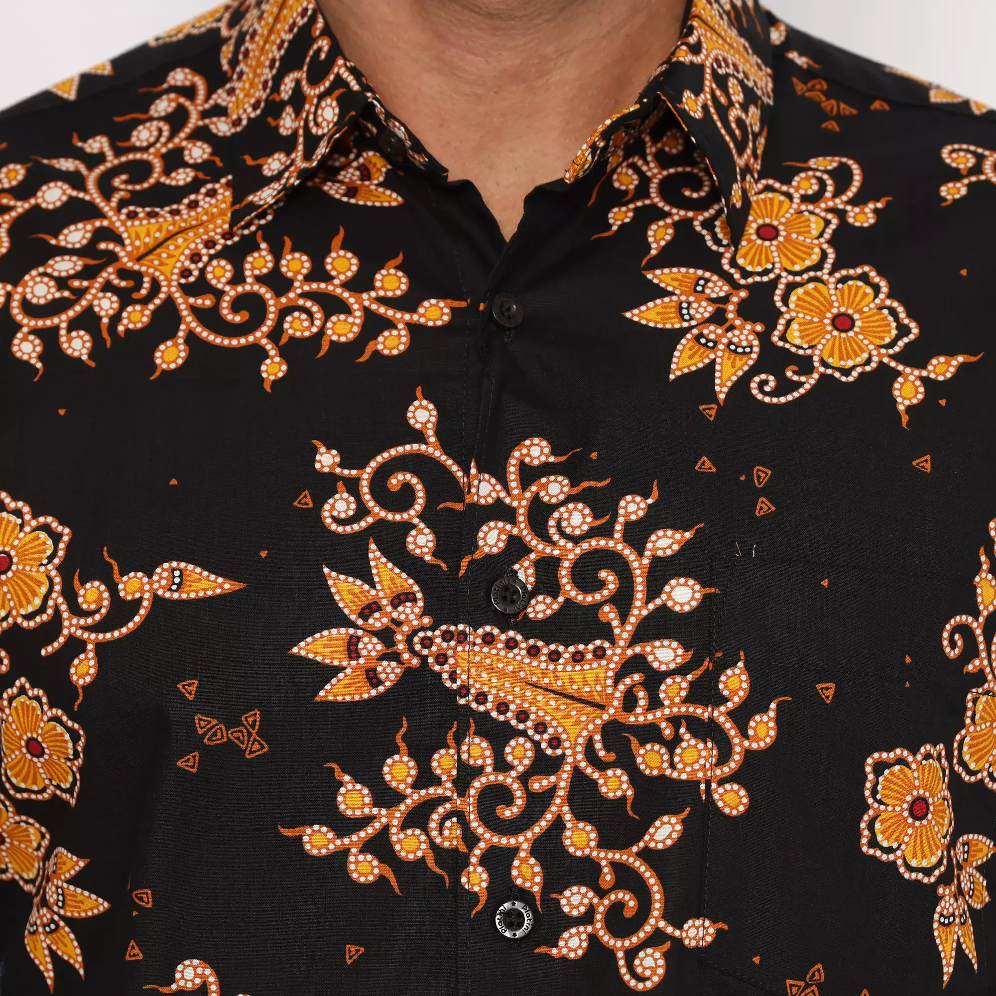 Platini Kemeja Batik Pria Lengan Pendek Katun Coklat 430584