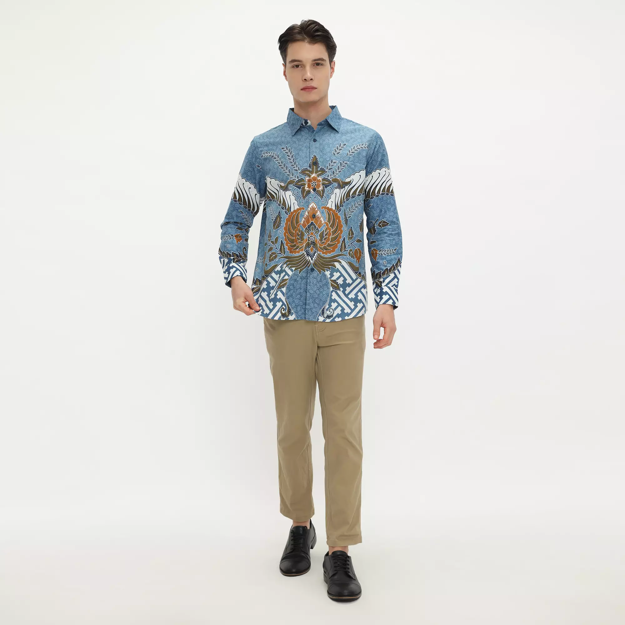 Platini Kemeja Batik Pria Lengan Panjang Katun Sky Blue 36063