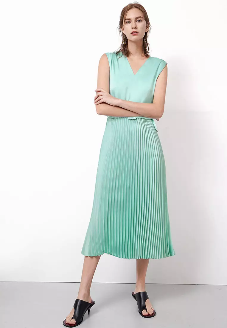 Sleeveless Pleated Midi Dress