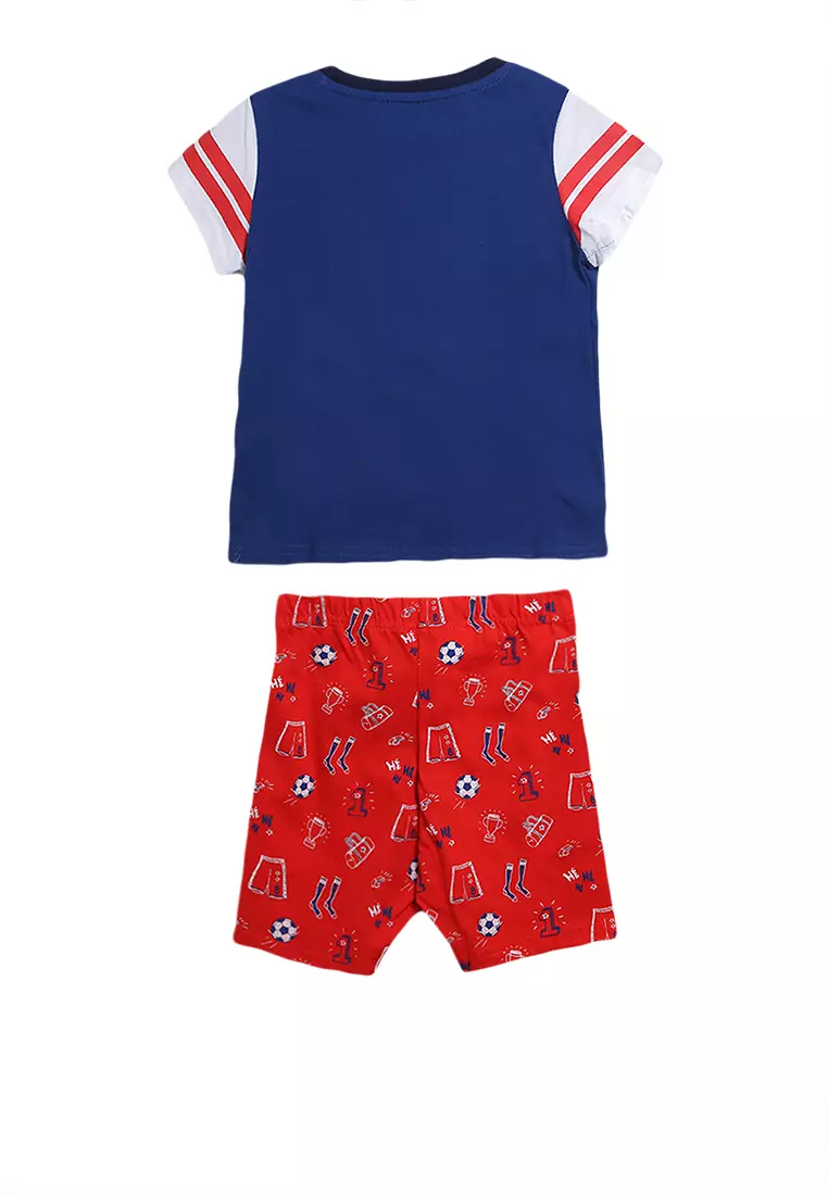 Red shorts blue shirt top