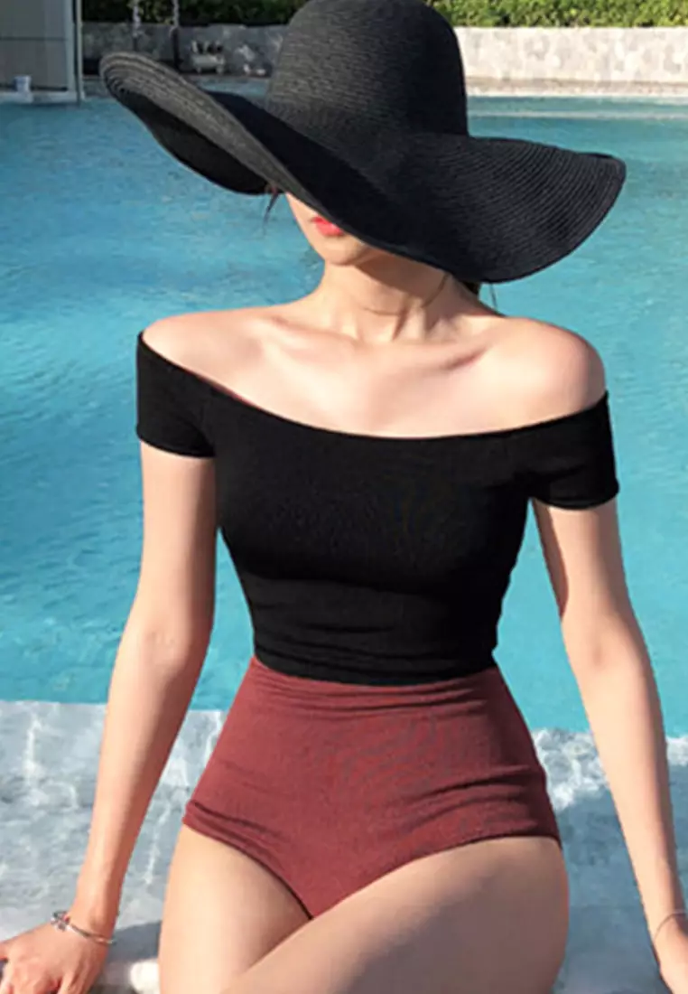 Sexy One-Piece Neckline Gathered One-Piece Swimsuit A21071408