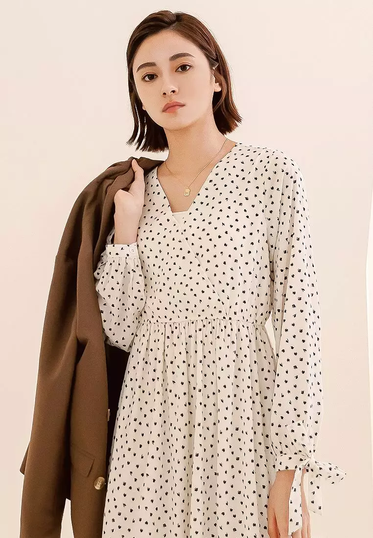 V-Neck Polka Dot Long Sleeve Tie-Waist Flared Midi Dress with Ruffle Hem [DA9448]
