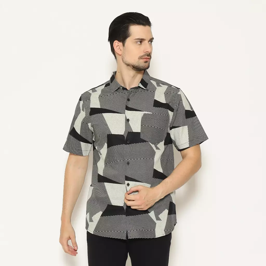 AMK Kemeja Pria Lengan Pendek SHP Bern S/S Black