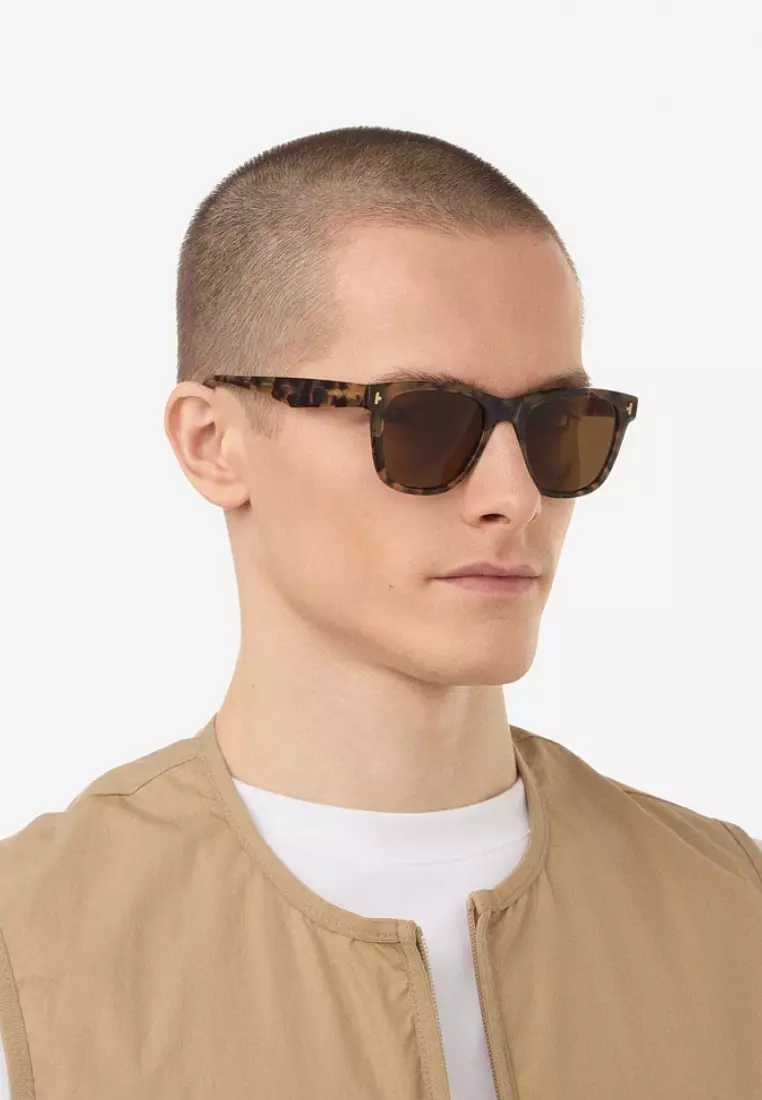 Polarized One Pair Sunglasses For Men And Women. Unisex. Official Product Designed In Spain