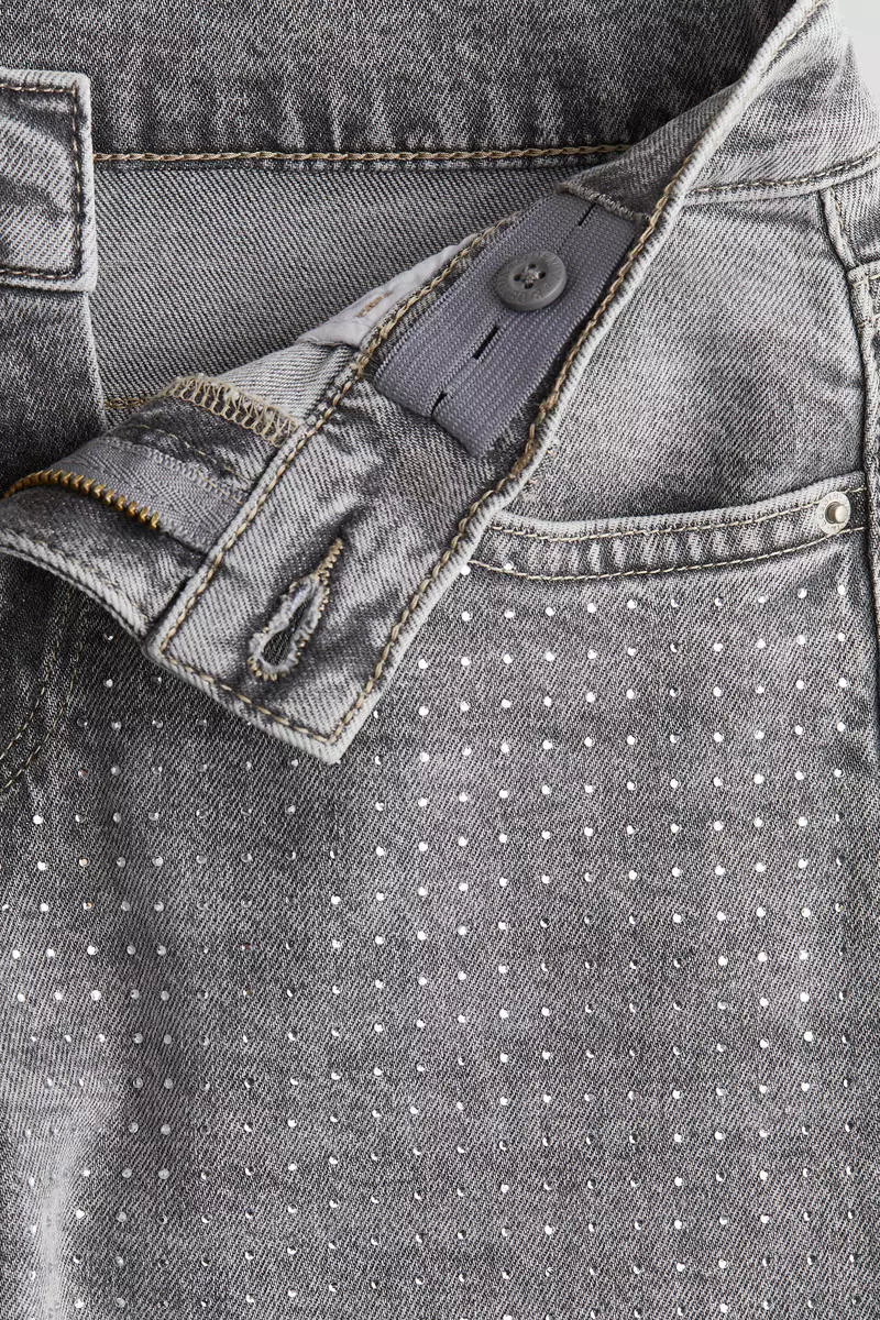 Loose Fit Wide Leg Cargo Jeans