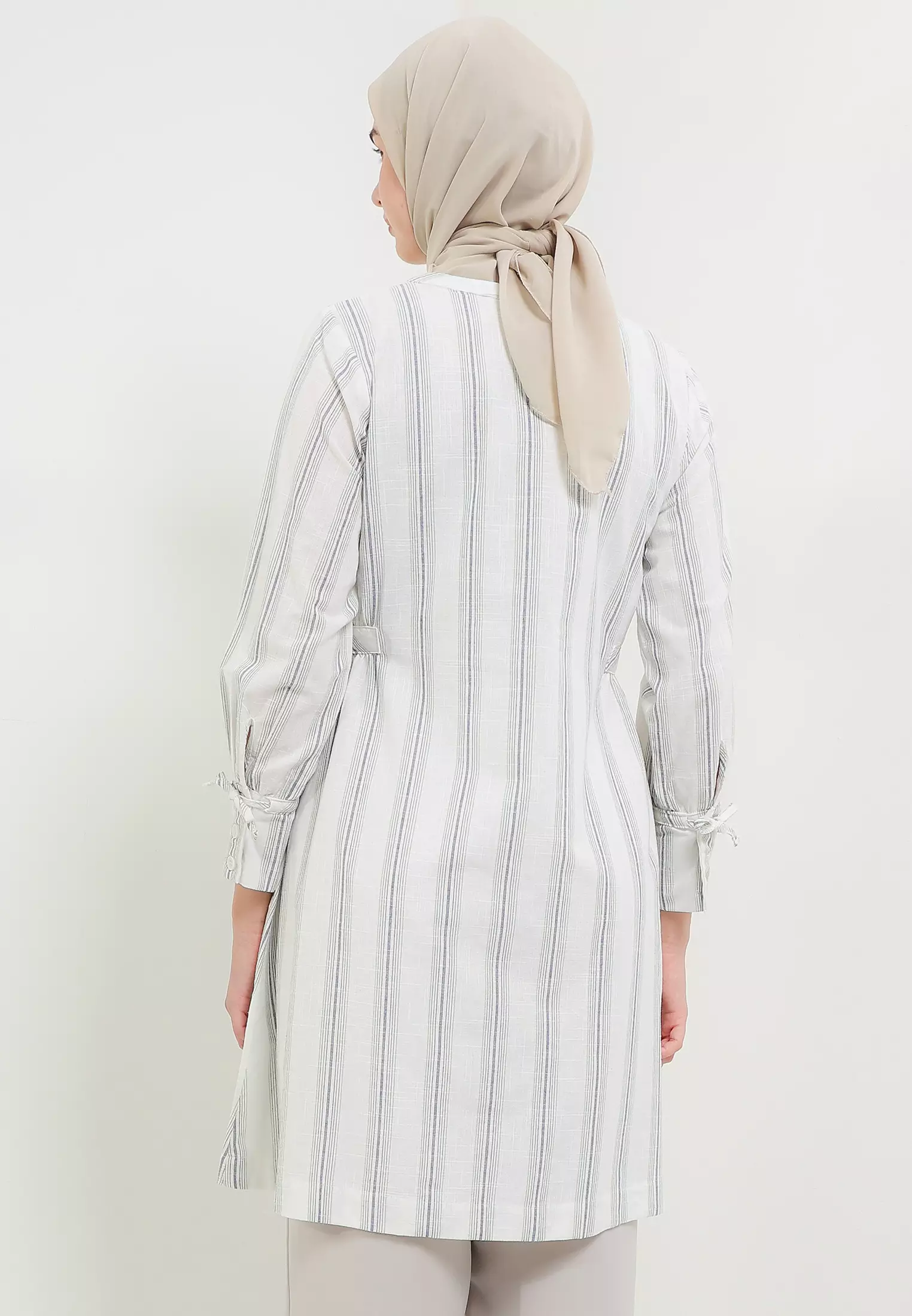MFMW Letizia Tunik Broken White motif Salur Multicolor