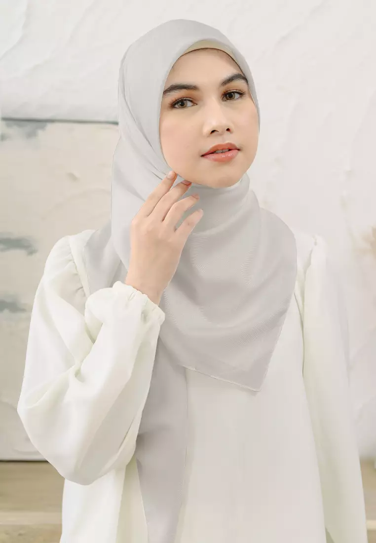 Hana Voal (Hijab Voal Segiempat Polos) Light Grey