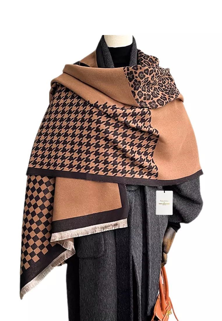 2024年　PLEATSPLEASE　INTERPLANETARY SCARF⭐︎ Photo by Another PLEATS (@another_pleats) · March 5, 2025