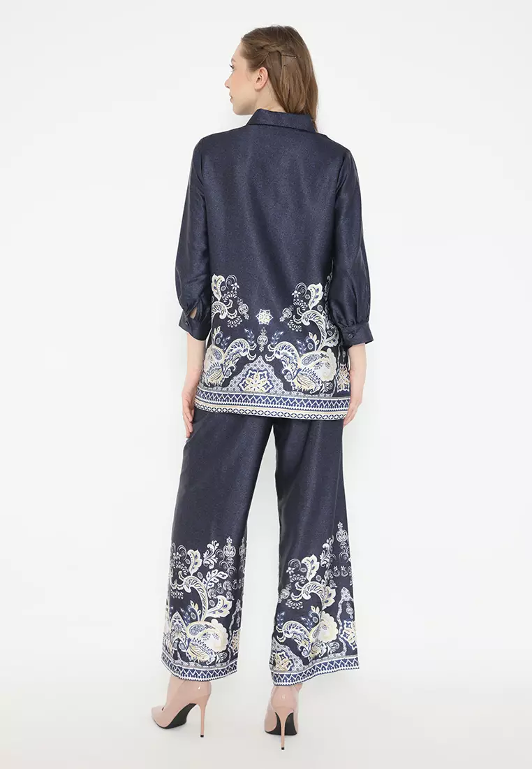 Blouse Wanita Modern Warna Biru Navy Motif Bunga Elegan Untuk Acara Santai dan Semi Formal (Defect serat kain) By Brilliant Girl Warna Blouse