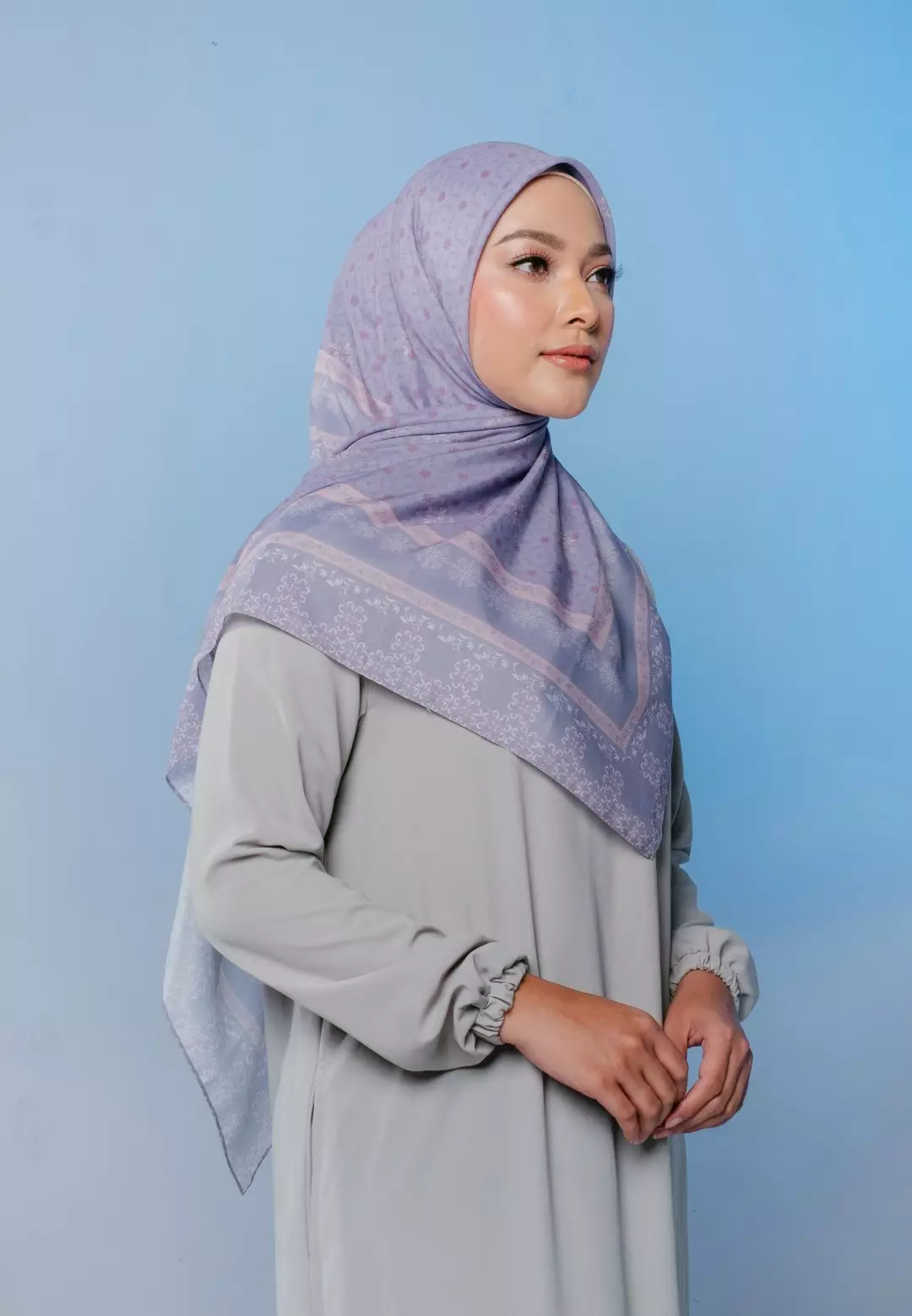 VALE Scarf Grey - Kerudung Hijab Segiempat Motif With Pouch Ziplock - Bahan Poly Fine - Ukuran 110x110