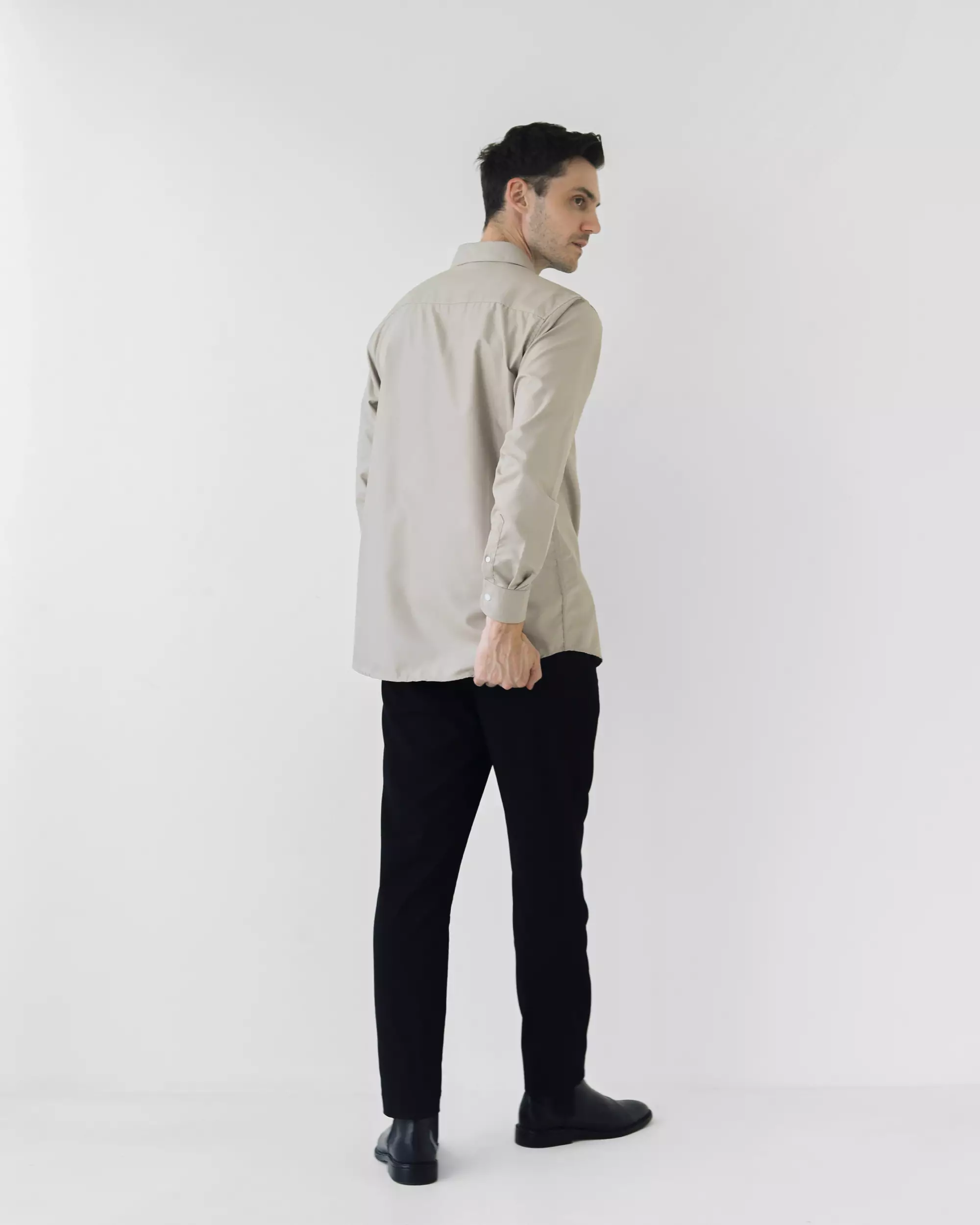 Cotton Well Elvon Smart Shirt Taupe | Kemeja Pria Formal Basic Clean Lengan Panjang Cokelat Abu