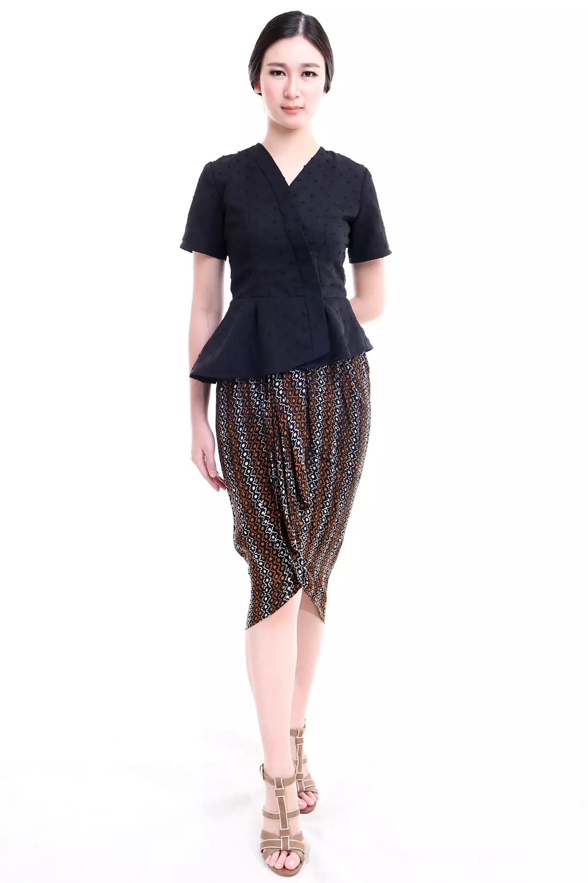 Catherin Hitam Kimono Kebaya