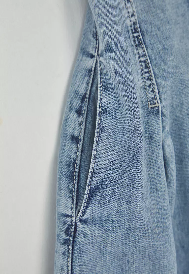 淺藍色荷葉邊半截裙 可調較肩帶 褶飾迷你牛仔連身裙 TWOSS25EL00750