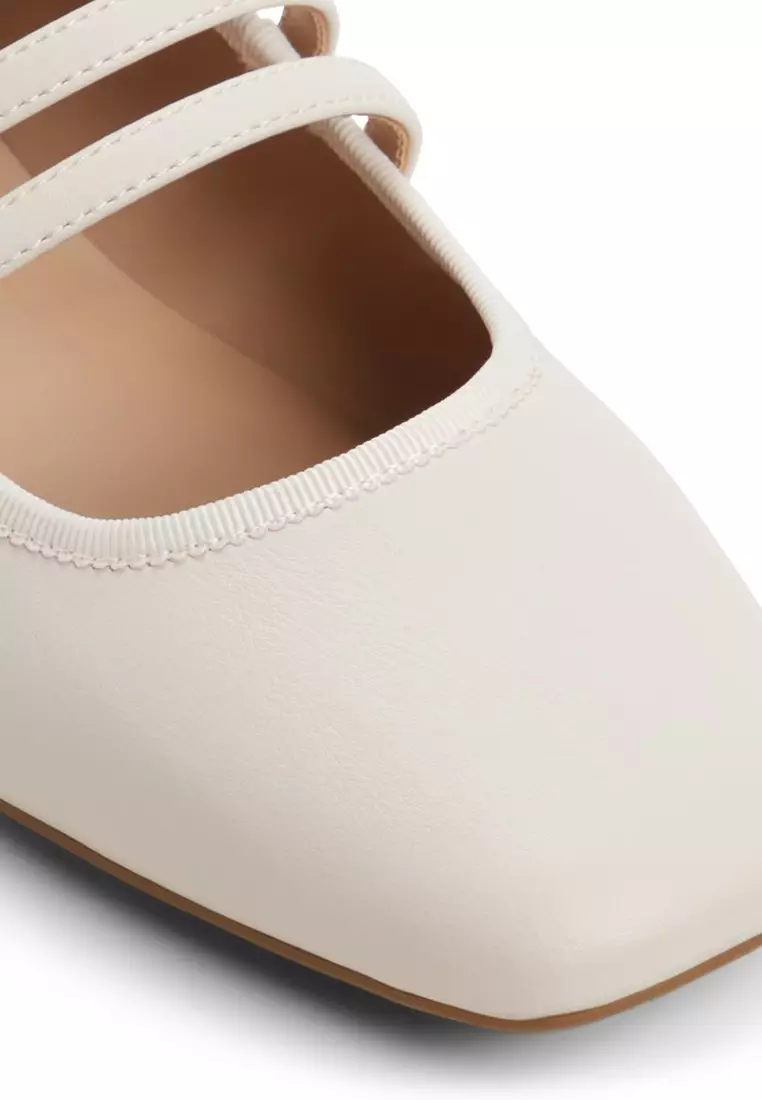 Kamelie Flats