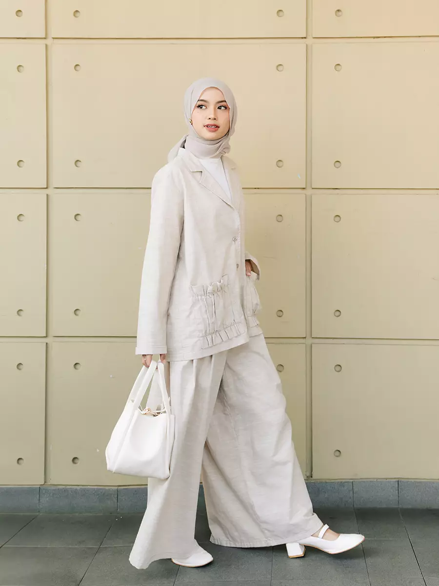 Signature Hive Blouse