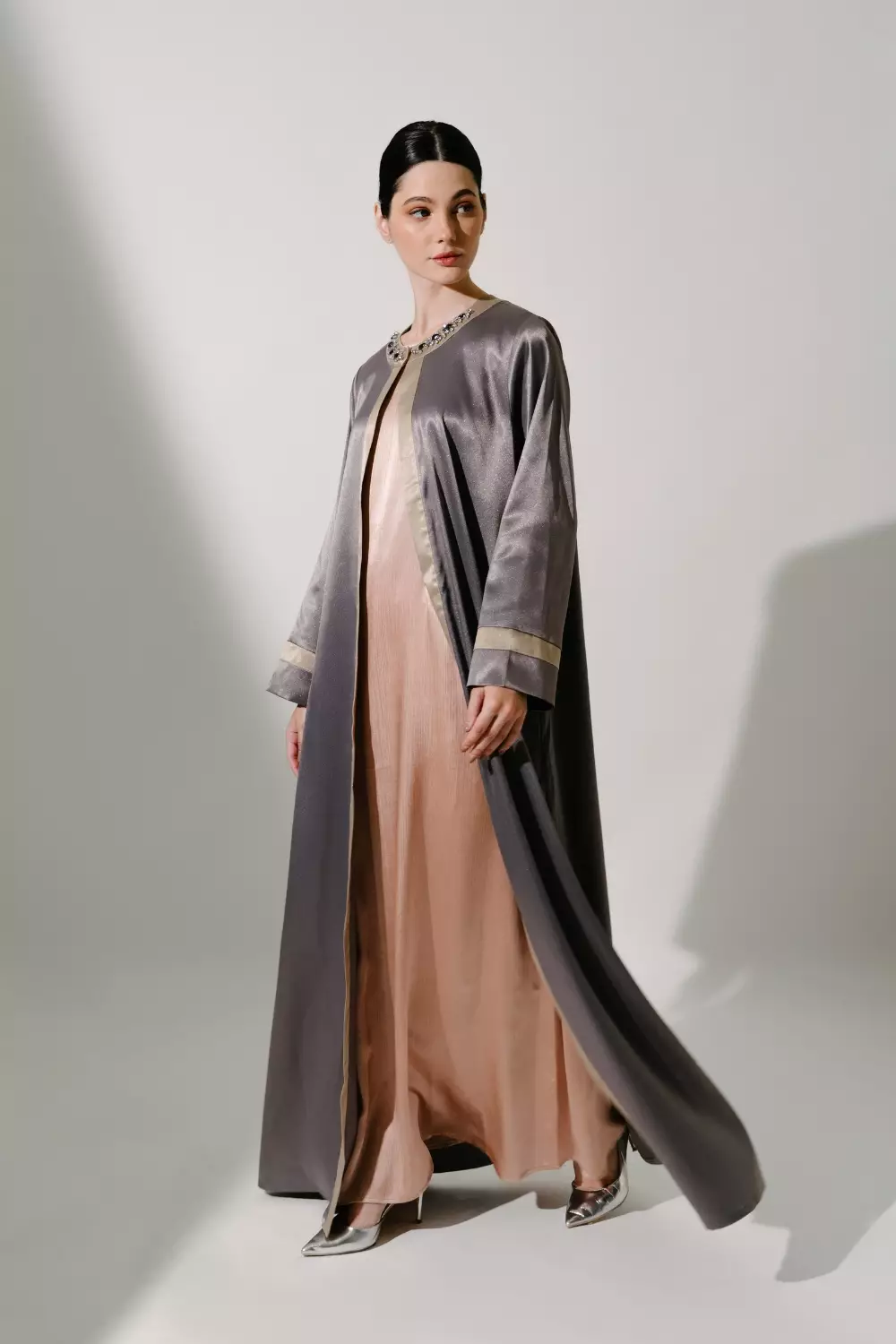 DEMURE&CO - HAFSA OPEN ABAYA IN SILVER
