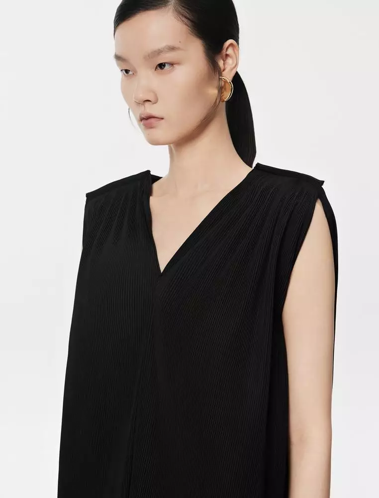 A-Line Pleated Sleeveless Dress