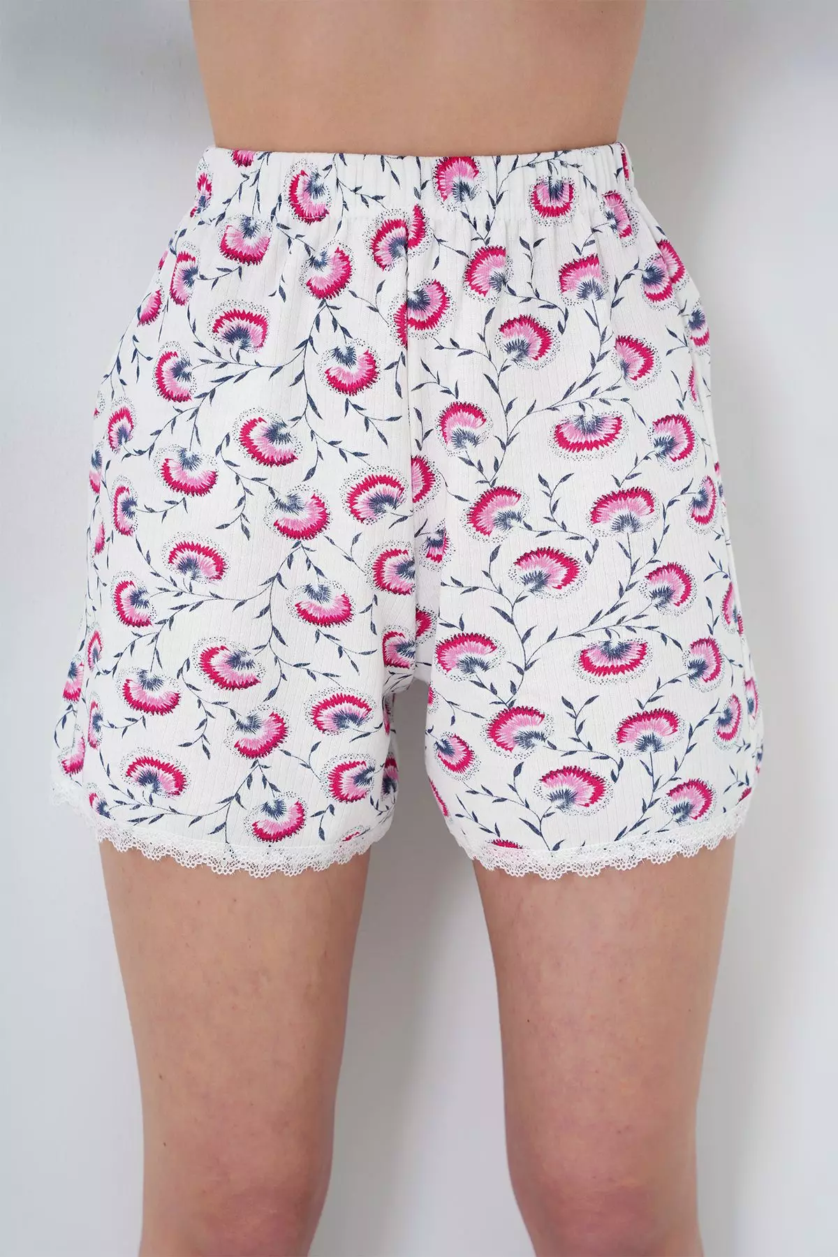 Women's Lily Red Scallop Detailed Cotton Wide Collar Shirt And Shorts Pajamas Set Pjm-X13899