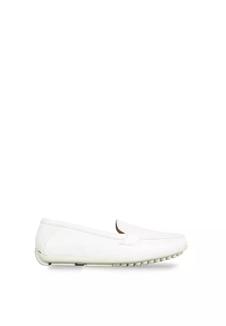 Womens white loafer on sale shoes