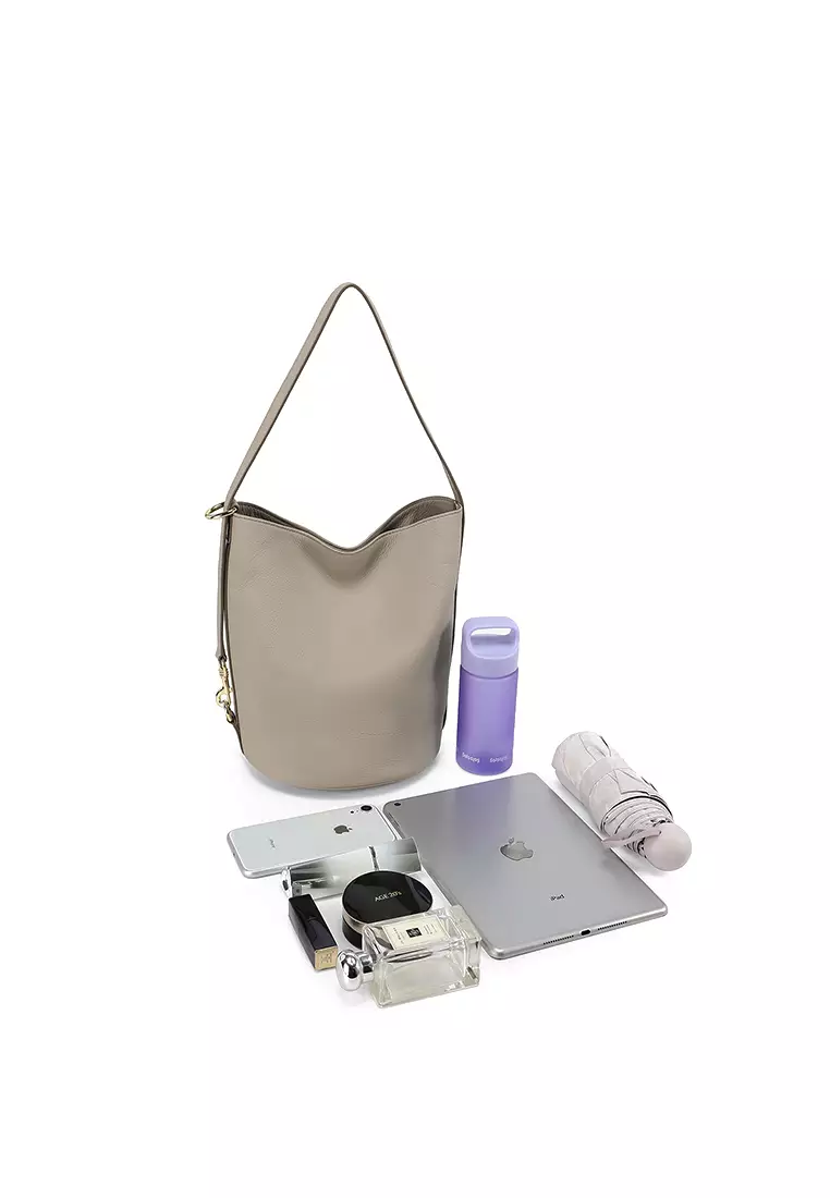ORUKAMI Convertible Soft Bucket Bag - Almond