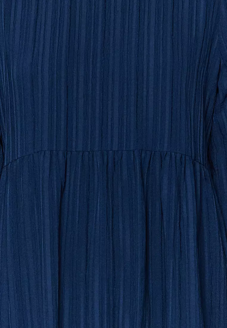 MODEST Crinkled Maxi Dress