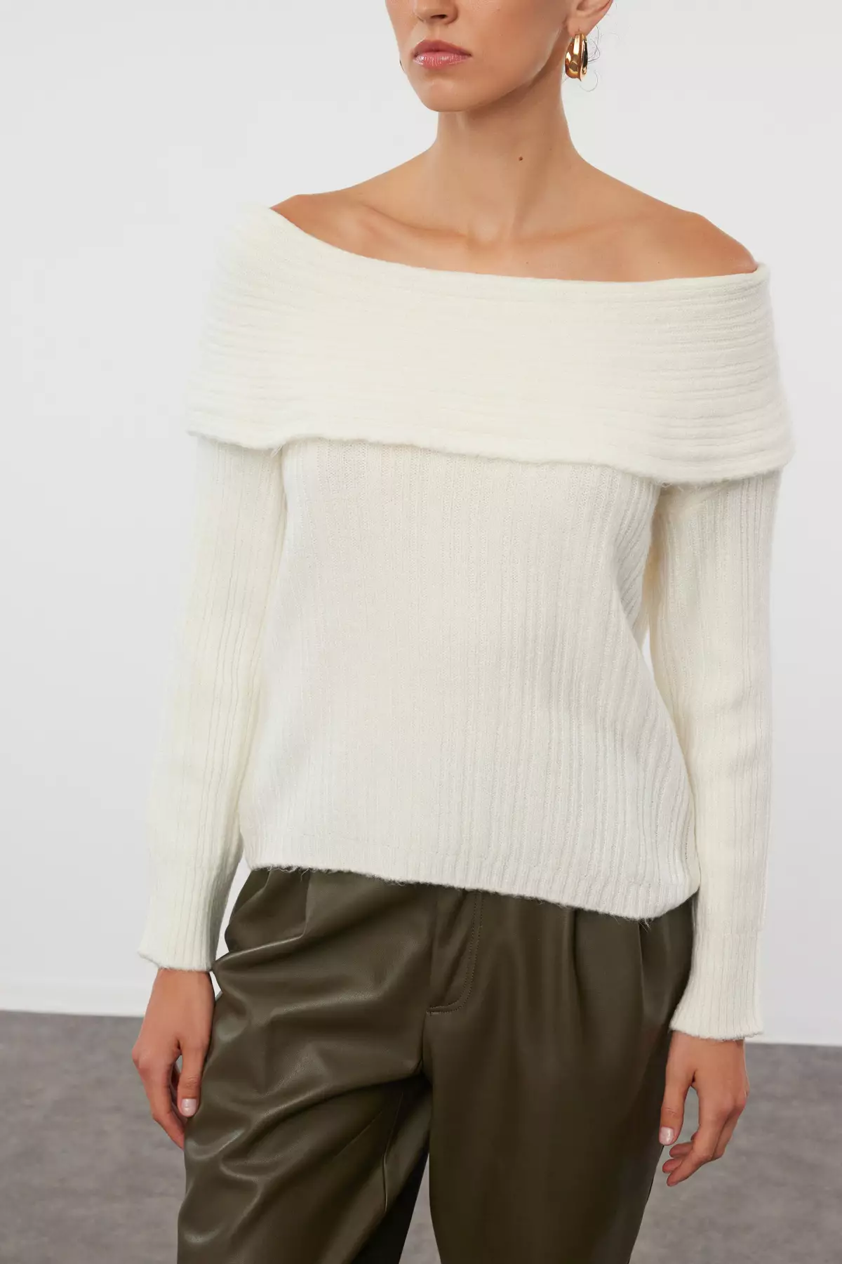 Ecru Soft Textured Carmen Collar Knitwear Sweater TWOAW25KZ00076