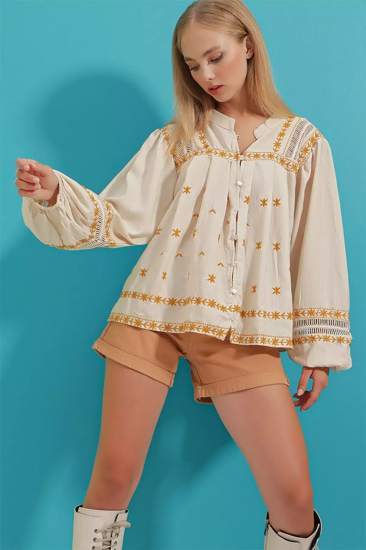 Embroidery Relaxed Blouse