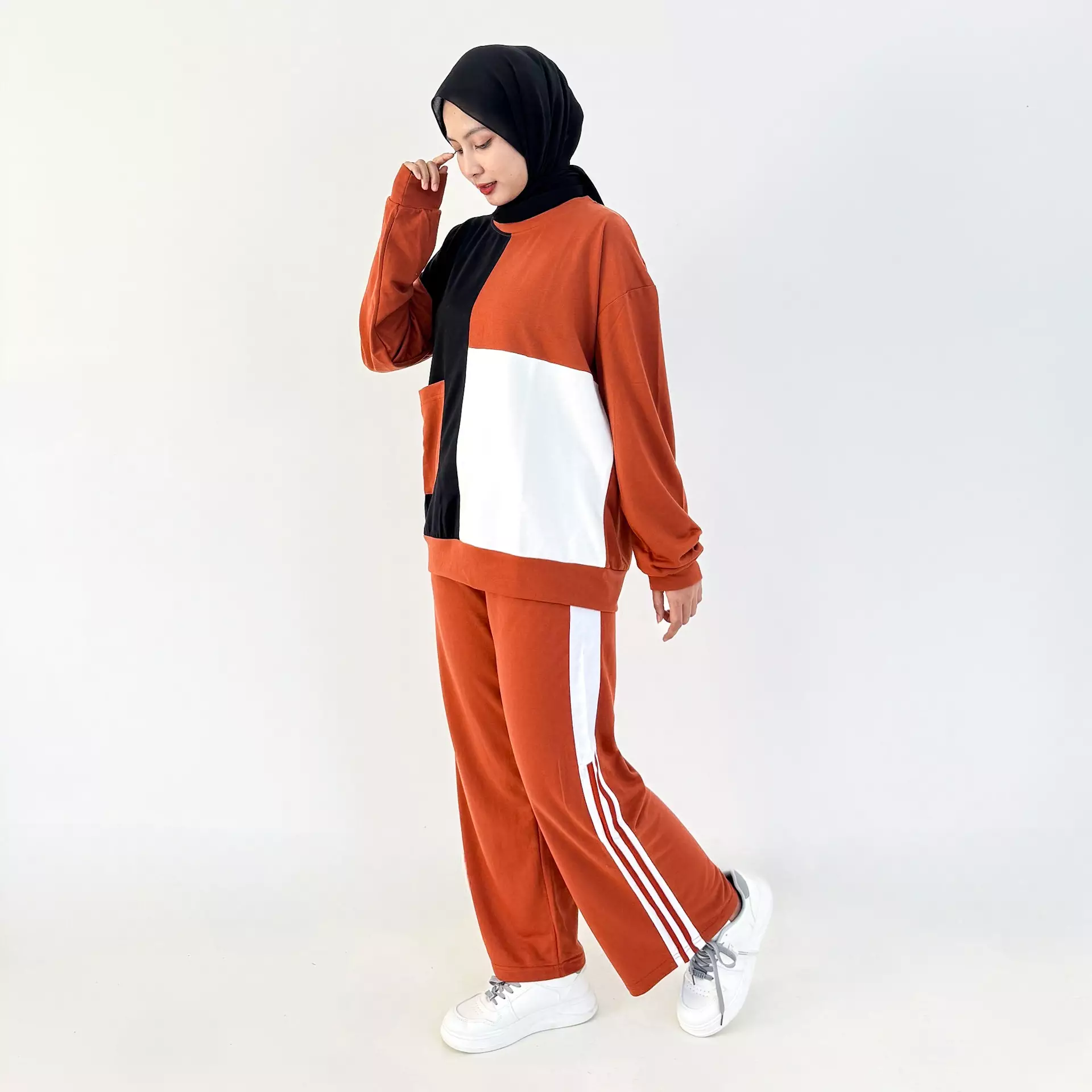 Gita Training Set Pocket | Setelan Baju Olahraga Panjang Muslimah TERACOTA