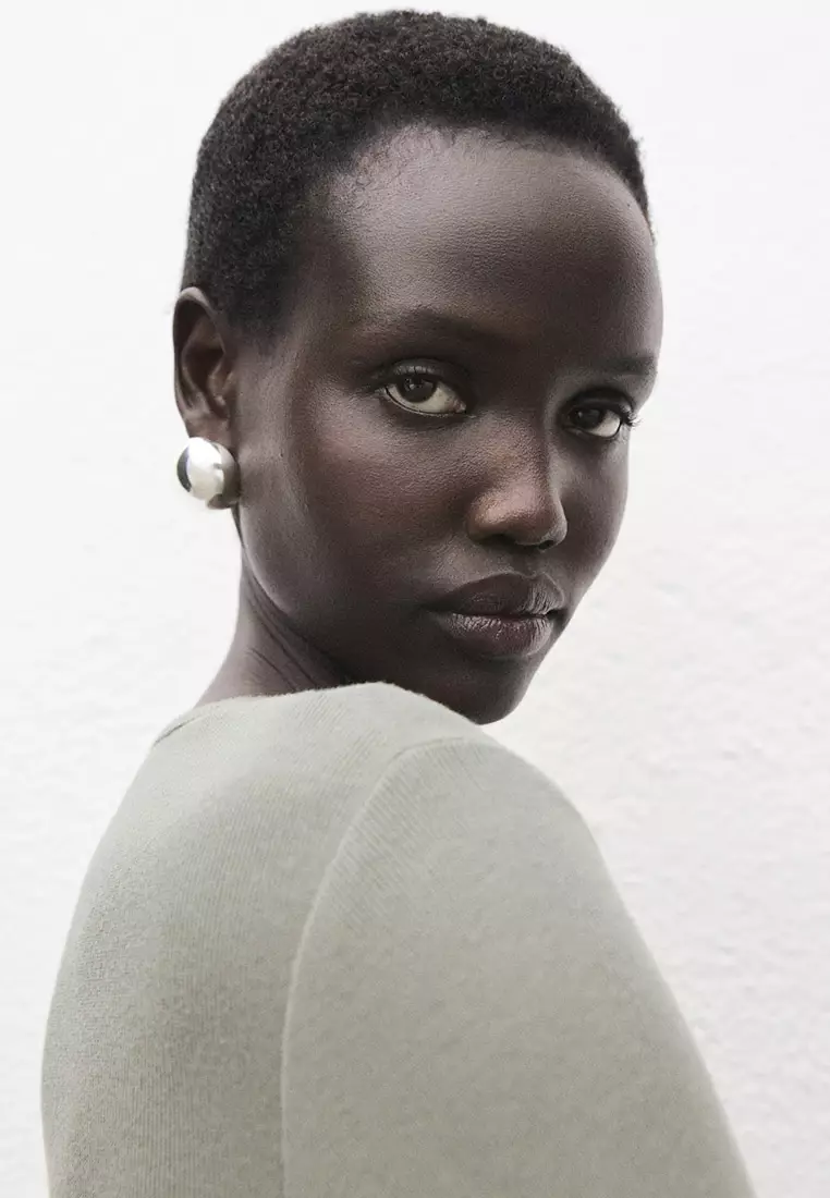 Ribbed Long-Sleeved T-Shirt