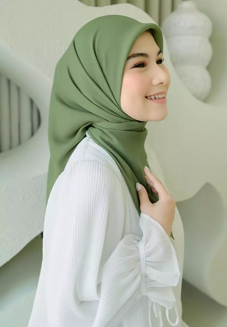 Polly Cotton (Hijab Segiempat Bella Square) Dove Army