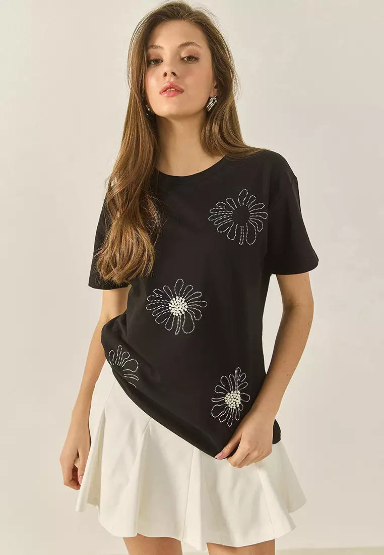 Women's Flower Motif Stone Bead Embroidered Regular Fit Cotton T-Shirt 8128 60283300