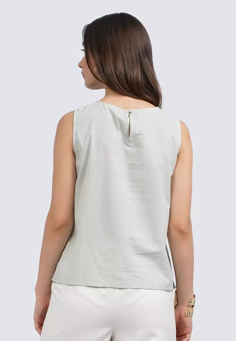 Round Neck Eyelet Sleeveless Blouse PASTEL GREEN