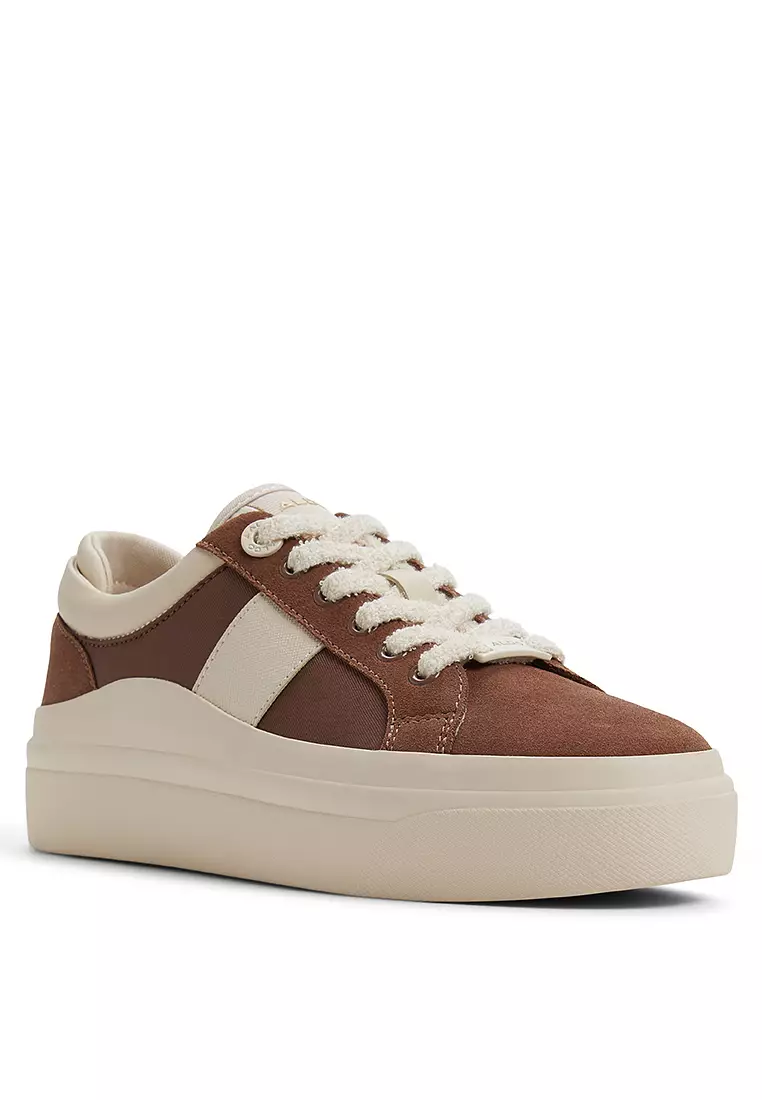 Brynlee Sneakers