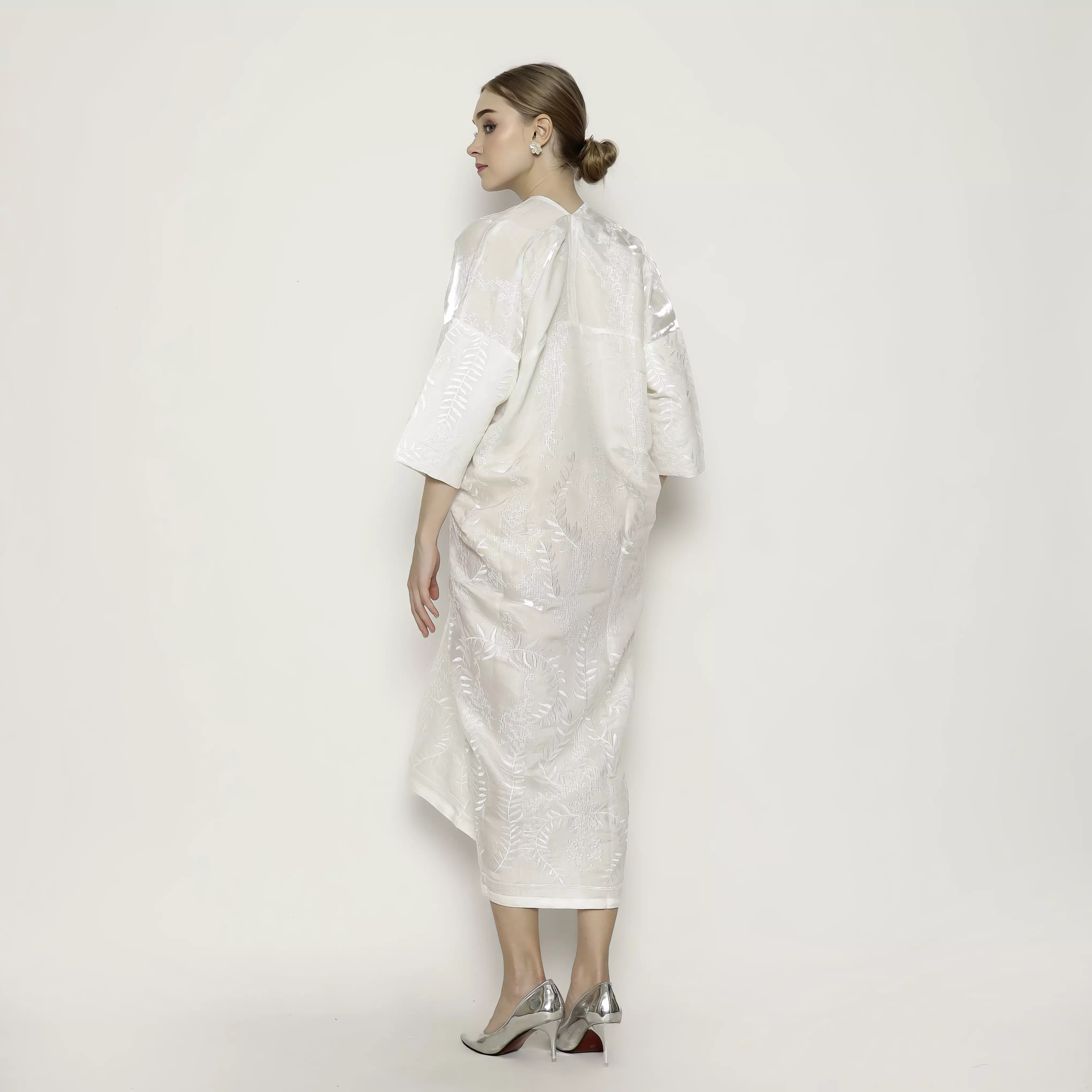 Rinjanie Batik - Kaftan Raya - Kaftan Modern Remaja - Kaftan Bordir Premium - Kaftan Putih - Kaftan Lebaran 2025