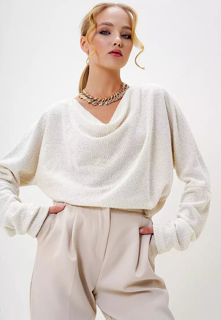 Cowl Collar Wide Cut Knitted Blouse