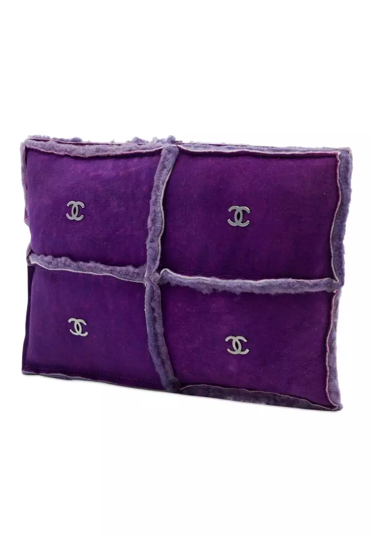 Pre-Loved Chanel Cc Suede And Shearling Clutch