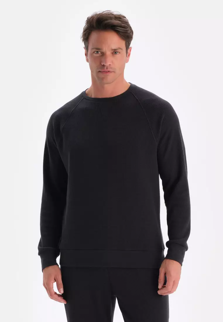 Buy DAGİ Black Sweatshirt, Crew Neck, Regular, Long Sleeve