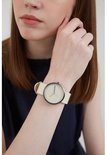 Jual Berrybenka Label Joan Rubber Watch Beige Original 2022 ...