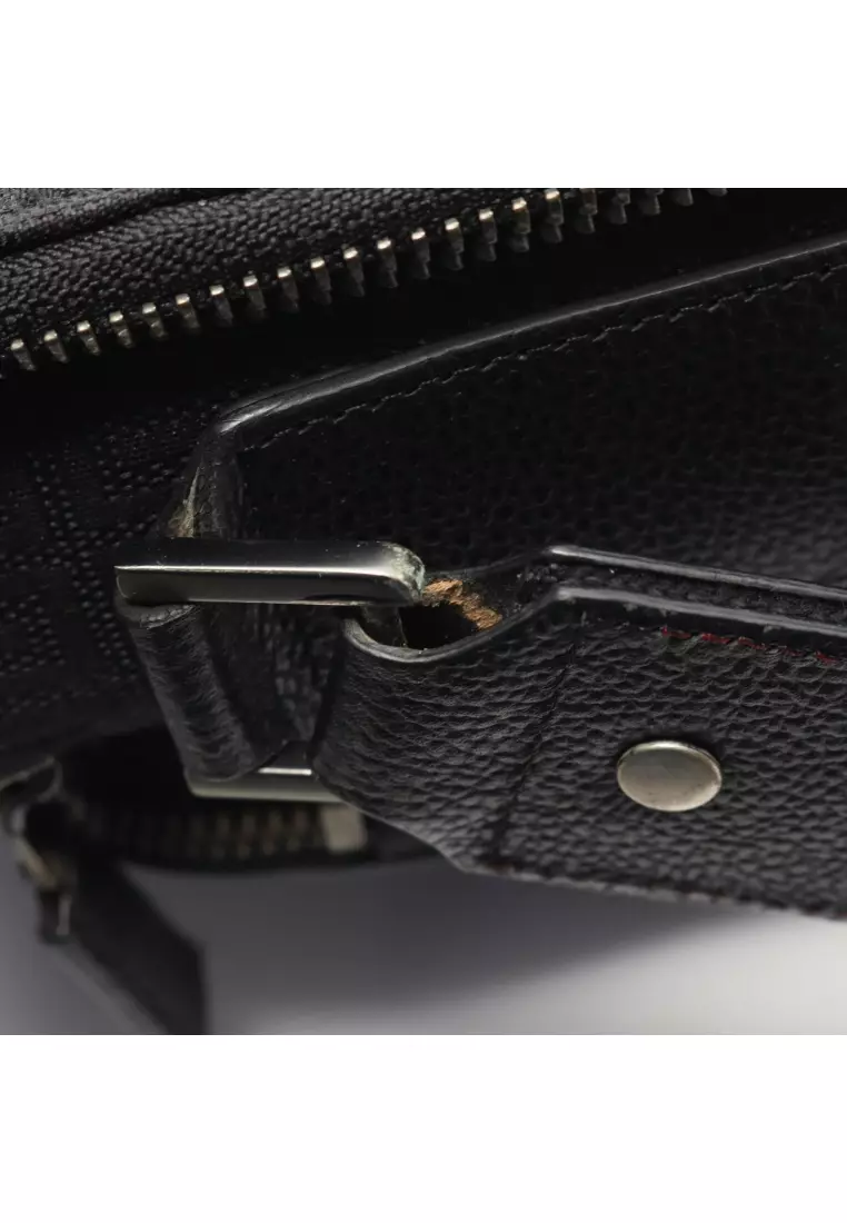 Pre-Loved Givenchy 4G logo Shoulder bag canvas leather black